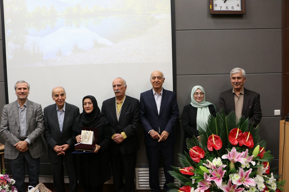 مراسم بازنشستگی و تقدیر از زحمات طیبه شرفی کارمند گروه ارتودنسی