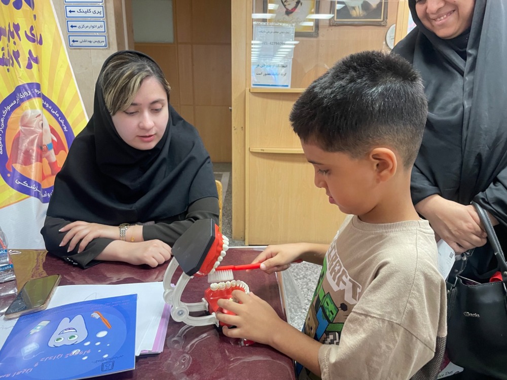 دانشکده دندانپزشکی در مسیر ترویج سلامت؛ برگزاری ویژه برنامه های هفته سلامت